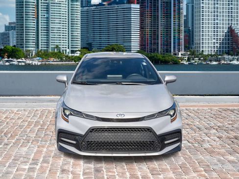 Used 2022 Toyota Corolla SE image 2