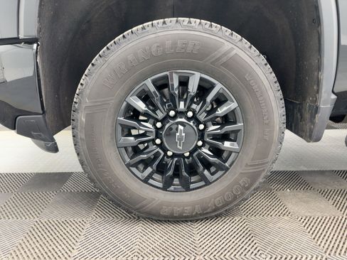 Used 2024 Chevrolet Silverado 3500 LTZ w/ LTZ Plus Package image 11