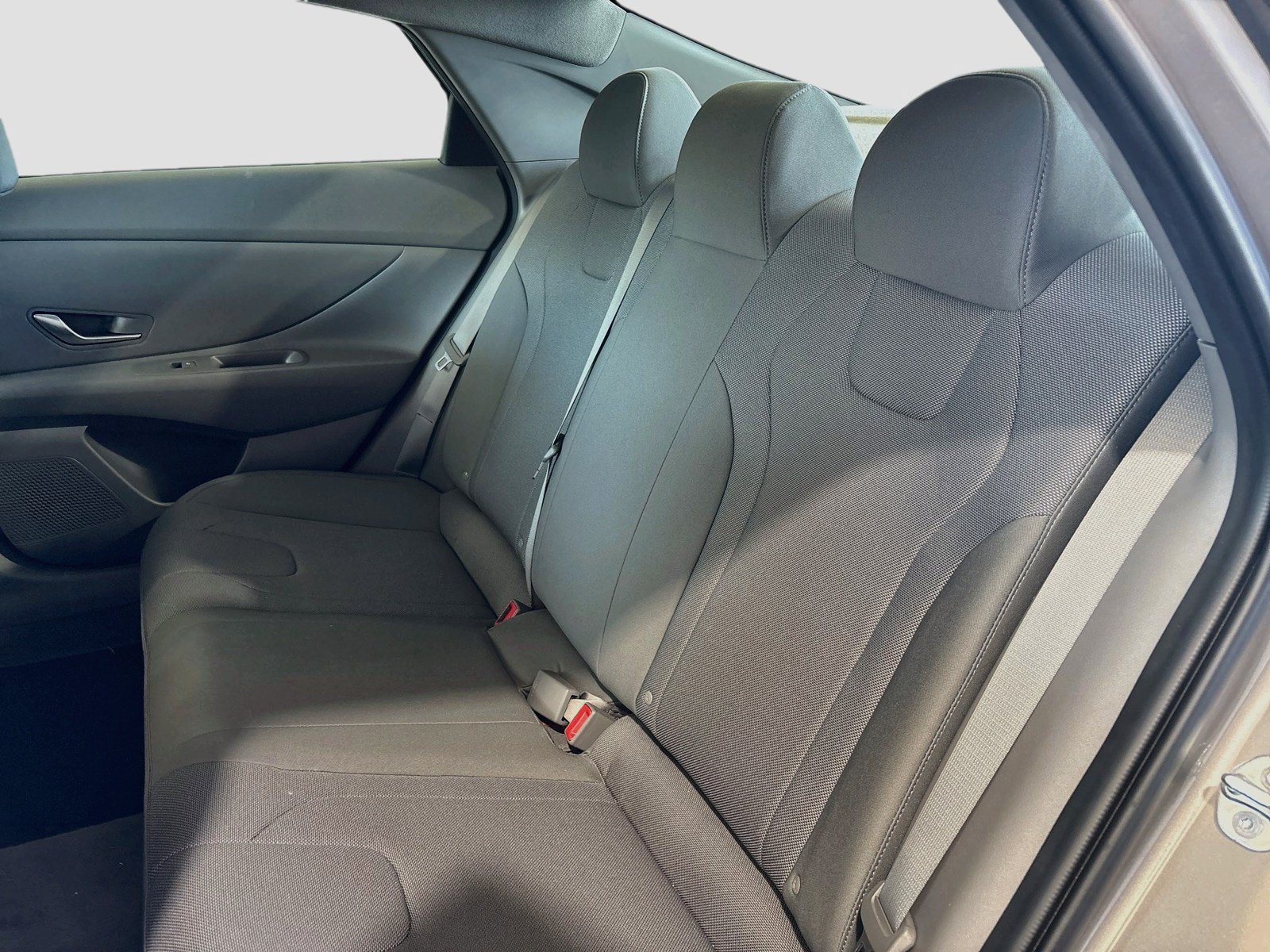 Used 2023 Hyundai Elantra SE FWD image 16
