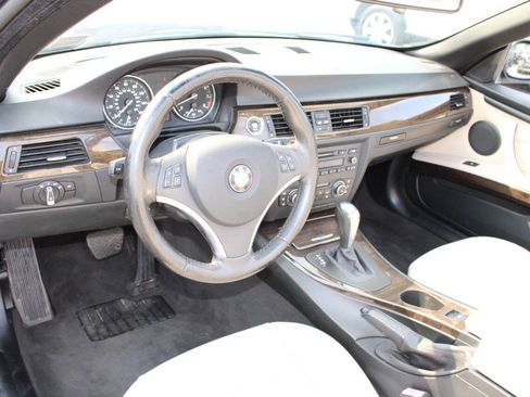 Used 2013 BMW 328i Convertible RWD image 21