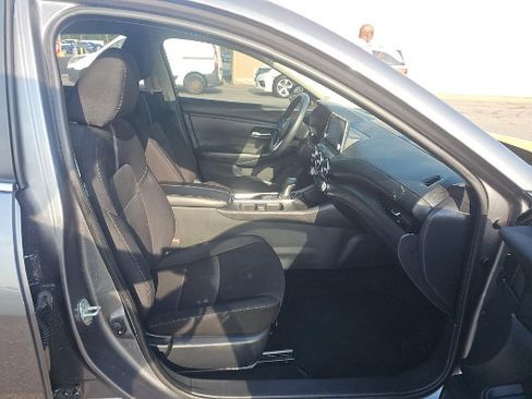 Used 2023 Nissan Sentra SV FWD image 5