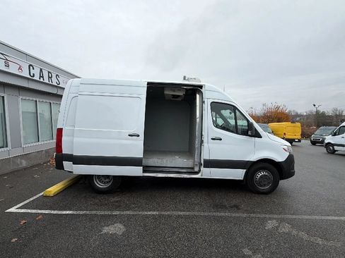 Used 2019 Mercedes-Benz Sprinter 144 image 15