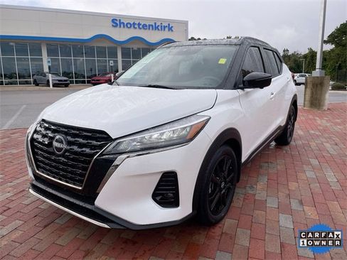 Used 2024 Nissan Kicks SR image 1