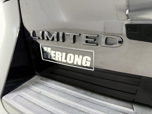 Used 2023 Ford Expedition Limited image 10