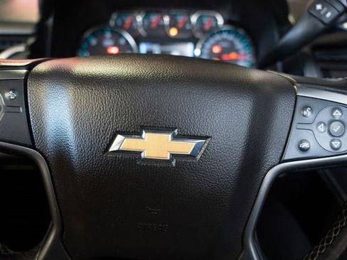 Used 2020 Chevrolet Suburban LT image 21