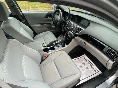 Used 2017 Honda Accord LX image 13