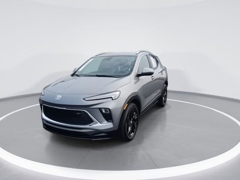 Used 2024 Buick Encore GX Sport Touring image 3