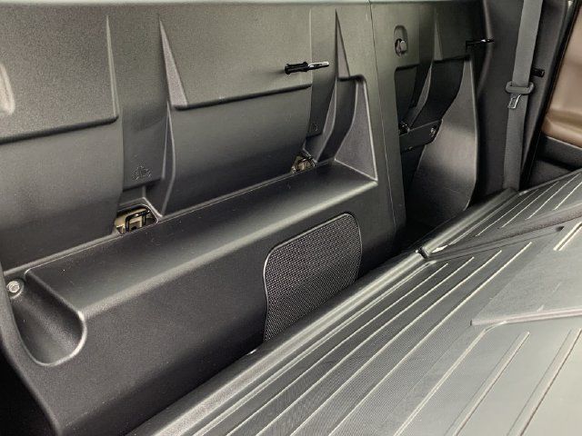 Used 2018 Toyota Tacoma Limited RWD image 37