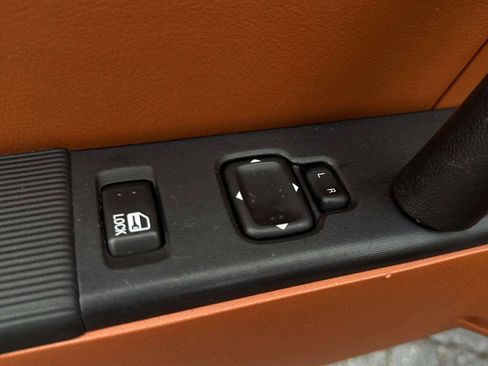 Used 2006 MAZDA MX-5 Miata Grand Touring w/ Suspension Pkg image 34