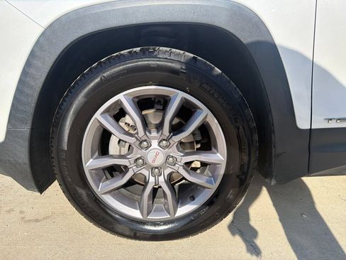 Used 2022 GMC Terrain SLT FWD image 7
