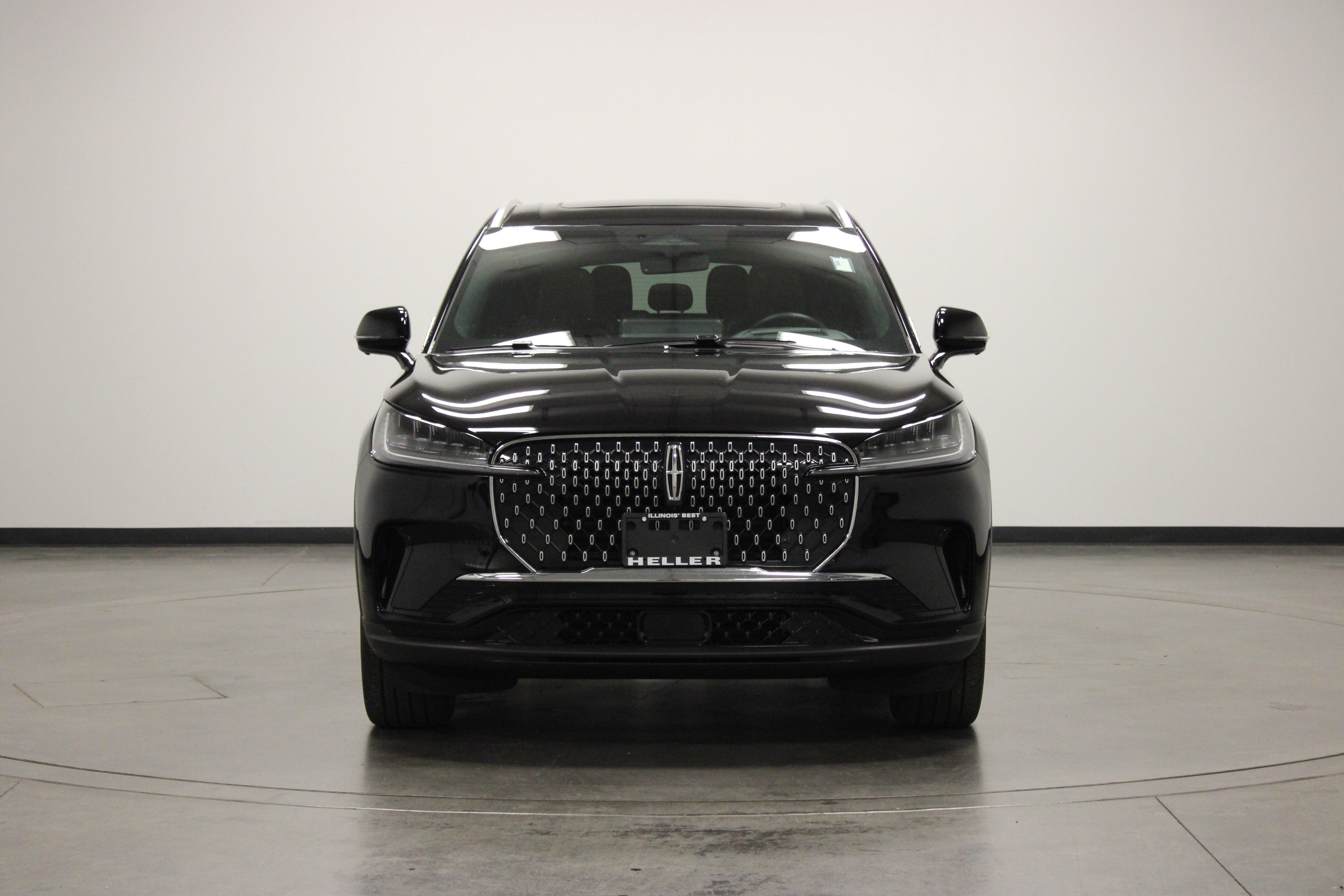 Used 2025 Lincoln Aviator Reserve AWD/4WD image 3