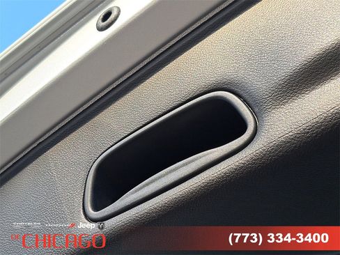 New 2026 Chrysler Pacifica Select image 6