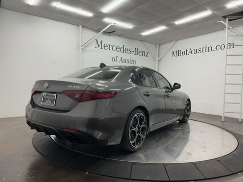 Used 2022 Alfa Romeo Giulia Veloce RWD image 7