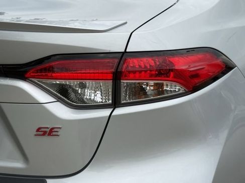 Used 2024 Toyota Corolla SE w/ SE Premium Package FWD image 7