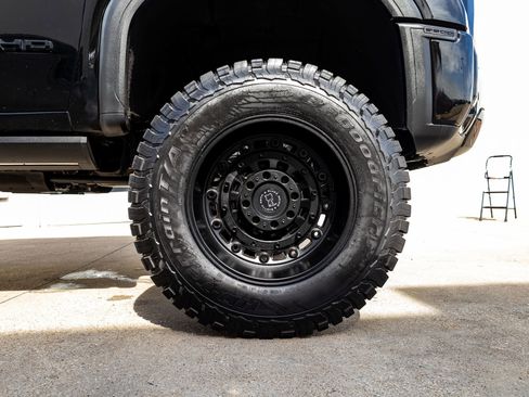 Used 2024 GMC Sierra 3500 AT4 w/ AT4 Premium Plus Package image 11