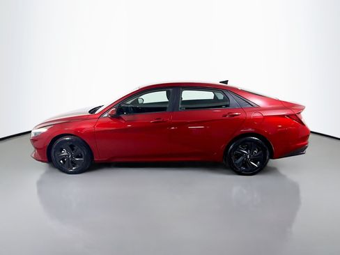 Used 2023 Hyundai Elantra SEL w/ Cargo Package FWD image 6
