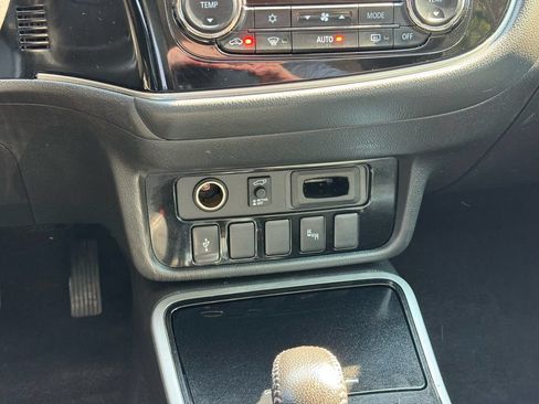 Used 2019 Mitsubishi Outlander SEL AWD/4WD image 15