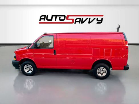 Used 2024 Chevrolet Express 2500 RWD image 4