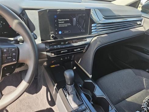 Used 2025 Toyota Camry LE image 20