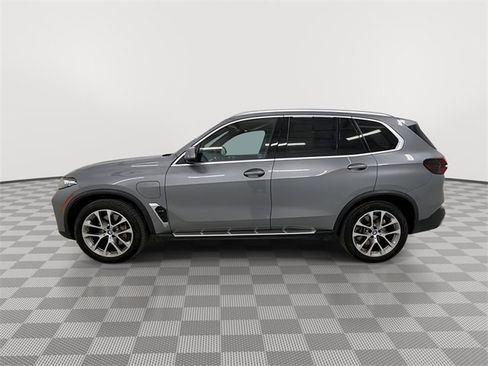 Used 2024 BMW X5 xDrive50e image 6
