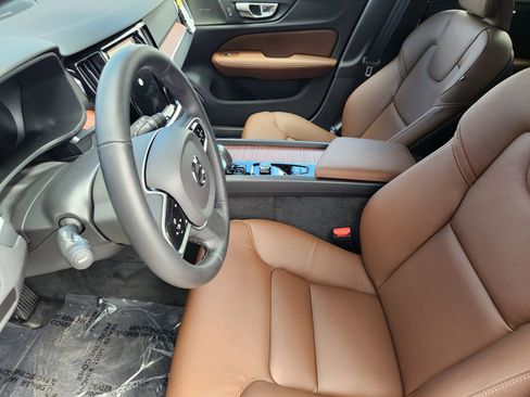 New 2026 Volvo V60 B5 Cross Country Plus w/ Climate Package AWD/4WD image 4
