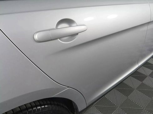 Used 2018 Ford Taurus Limited image 32