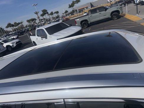 Used 2019 Toyota Highlander Limited image 12