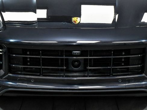 Used 2021 Porsche Cayenne Turbo w/ Assistance Package image 72