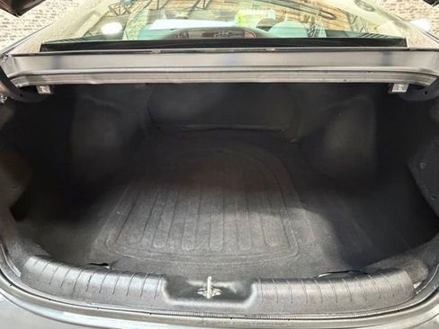 Used 2021 Hyundai Elantra SE FWD image 11