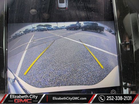 Used 2023 Volvo XC60 B5 Plus AWD/4WD image 13