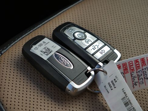 Used 2024 Ford F250 Lariat w/ Lariat Ultimate Package image 42