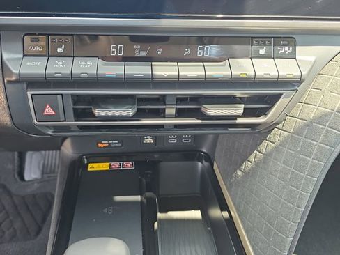 Used 2026 Toyota Camry XLE FWD image 24