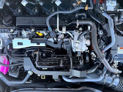 Certified 2025 Toyota Prius XLE FWD image 32