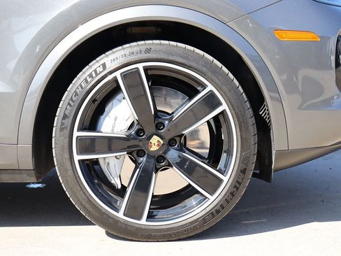 Used 2020 Porsche Cayenne Turbo image 66