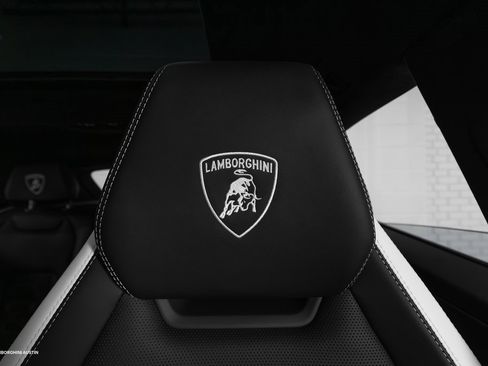 Used 2025 Lamborghini Urus SE image 33