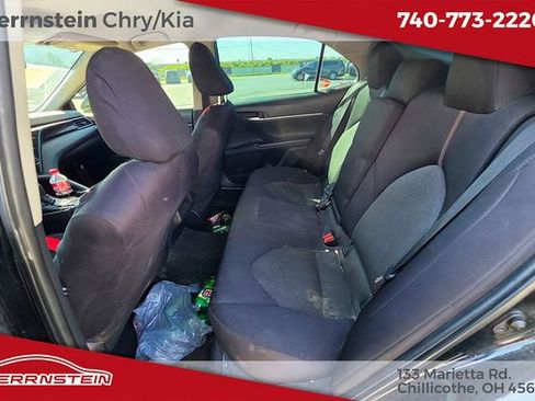 Used 2019 Toyota Camry LE image 9