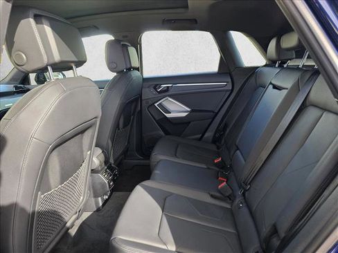 New 2025 Audi Q3 2.0T Premium image 17