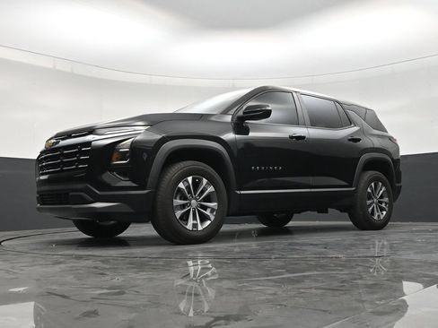 Used 2025 Chevrolet Equinox LT w/ Safety and Technology Package FWD image 20