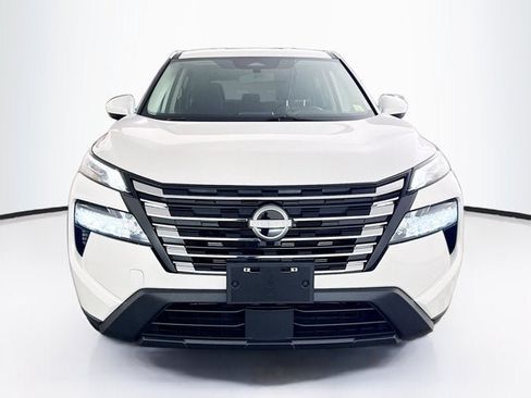 Certified 2026 Nissan Rogue SV AWD/4WD image 2