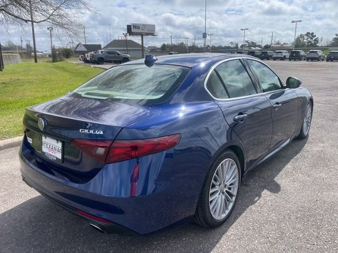 Used 2018 Alfa Romeo Giulia Ti w/ Quick Order Package 22Z Lusso image 10