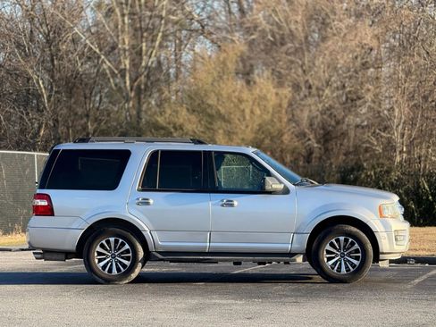 Used 2015 Ford Expedition XLT w/ Equipment Group 201A image 7