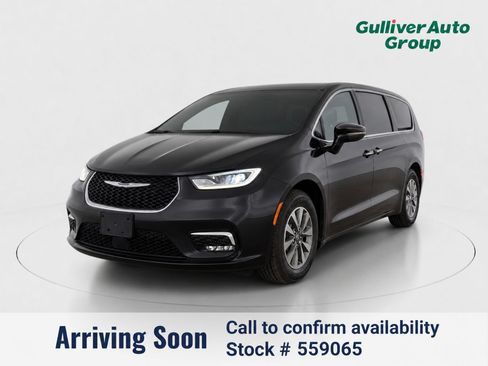 Used 2023 Chrysler Pacifica Touring-L FWD image 1
