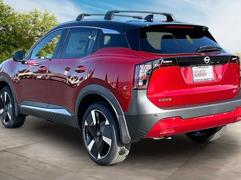 New 2026 Nissan Kicks SR FWD image 3