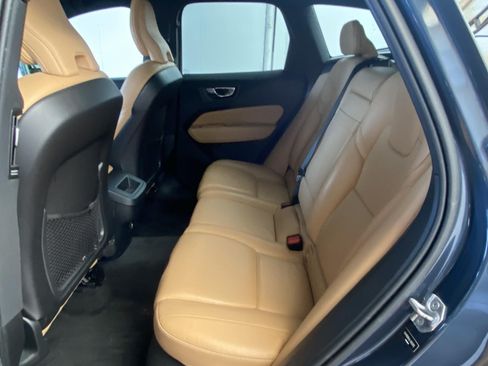 Used 2020 Volvo XC60 T5 Momentum AWD/4WD image 18