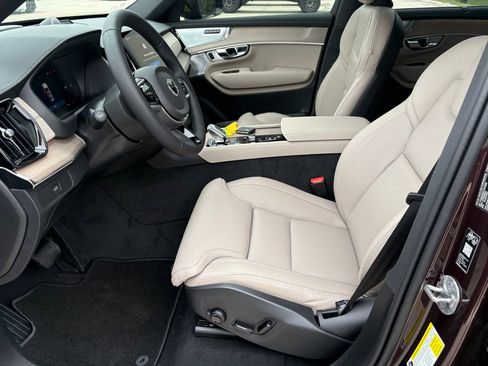 New 2026 Volvo XC90 B6 Ultra w/ Protection Package Premier AWD/4WD image 17