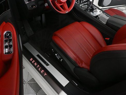 Used 2021 Bentley Continental GT V8 image 7