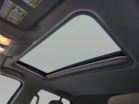 Used 2016 Nissan Frontier SV w/ Moonroof Package image 29