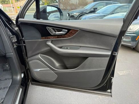 Used 2018 Audi Q7 3.0T Premium Plus image 16