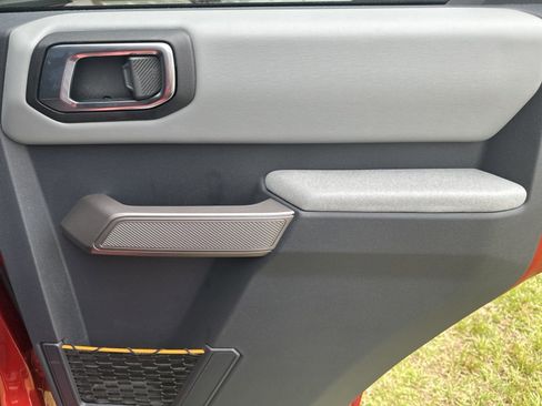 Used 2023 Ford Bronco Badlands image 17