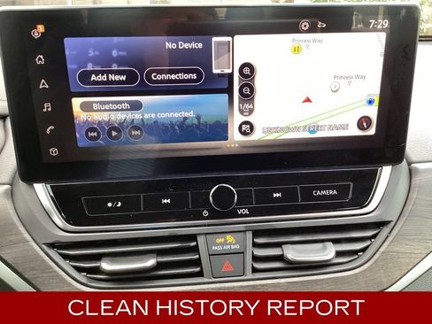 Used 2024 Nissan Altima 2.5 SV w/ SV Premium Package FWD image 3